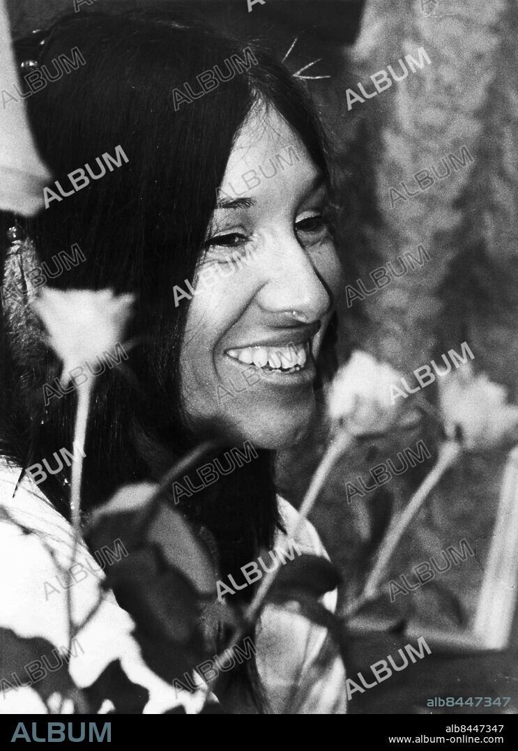 Göteborg 1980-03-14. Buffy Sainte-Marie - kanadensisk sångerska med indianskt ursprung. Hon tillhörde indianstammen Cree, men blev adopterad som liten och växte upp i Massachusetts, USA - känd för sina sånger om den amerikanska ursprungsbefolkningen *** Local Caption *** GP Foto: Harry Nicolaisen. KAMERAREPORTAGE.