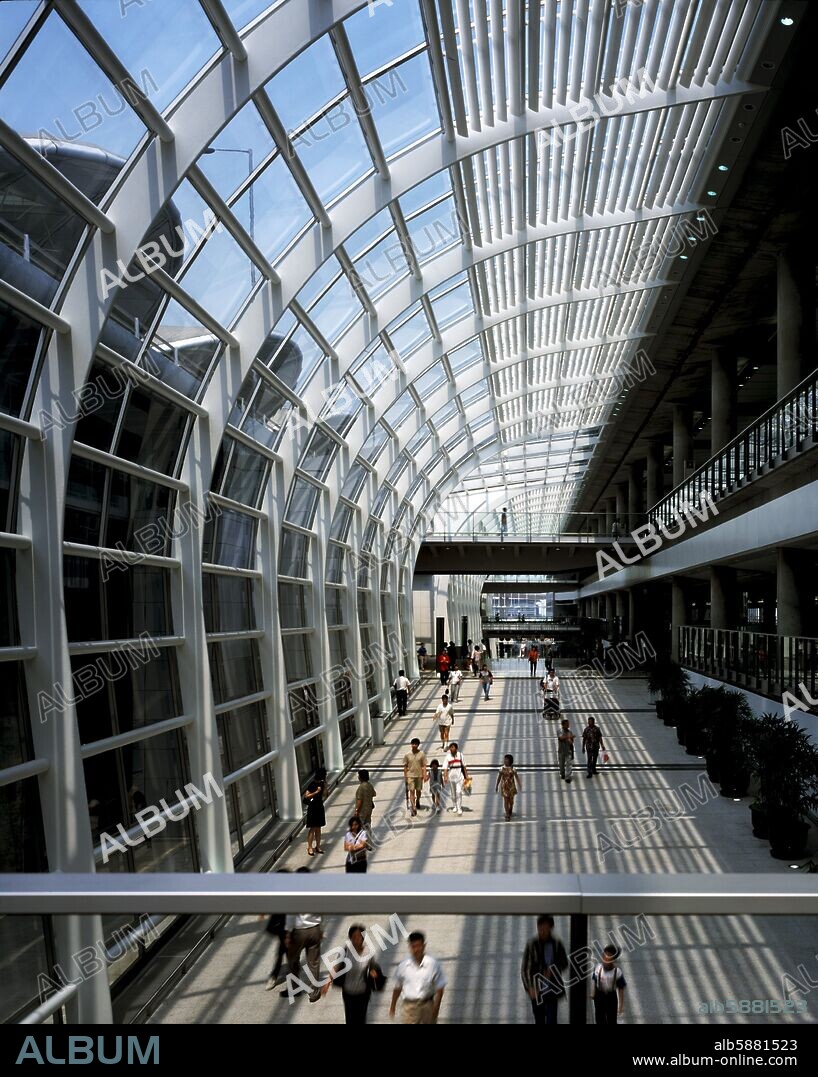 CHEK LAP KOK, HONG KONG INTERNATIONAL AIRPORT (1998) Ground transportation centre.