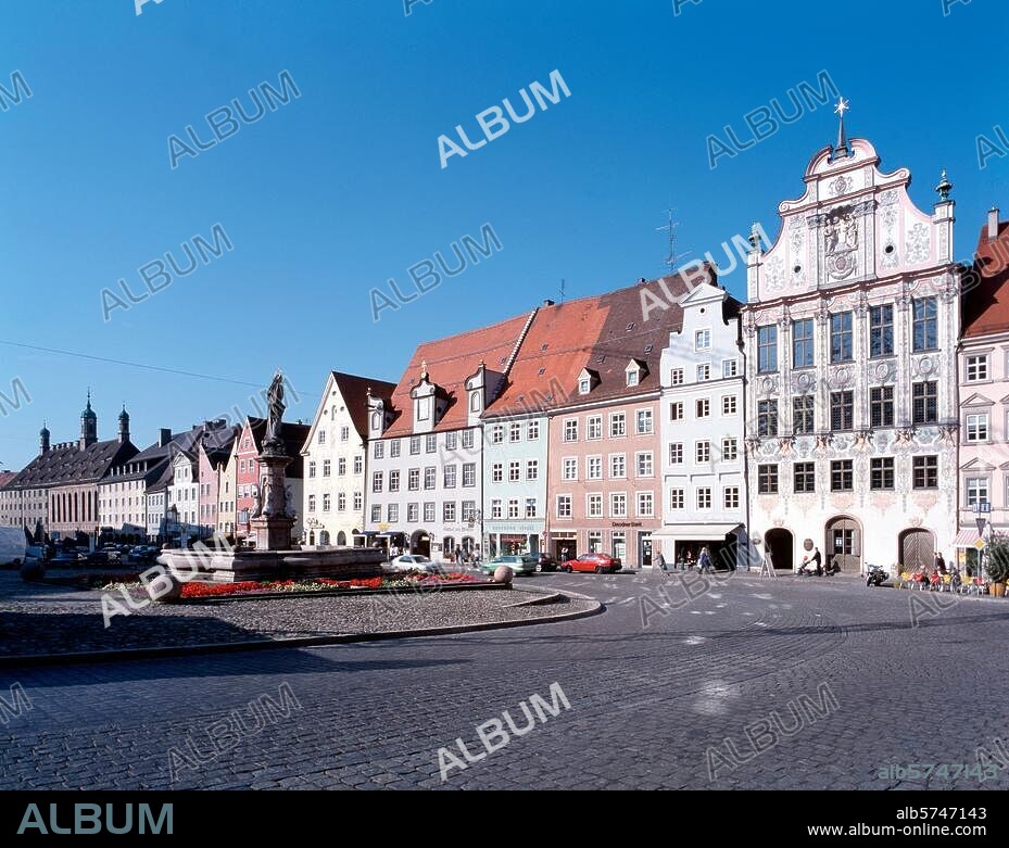 Landsberg / Lech, Hauptplatz mit Rathaus Aufnahmeformat: 6 × 7 cm.