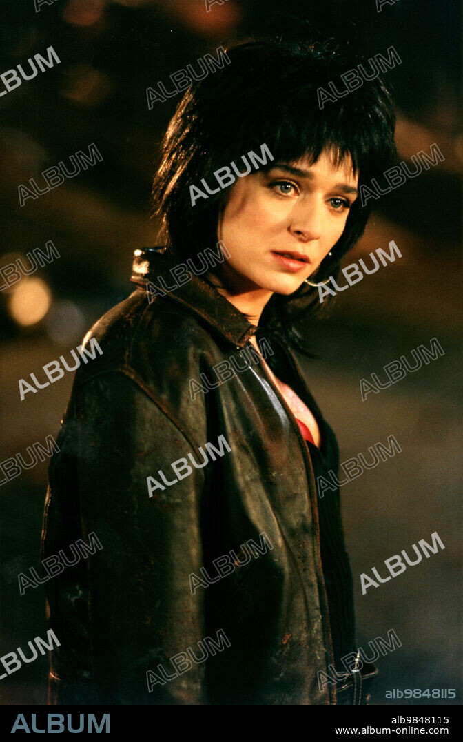 VALERIA GOLINO in ESCAPE FROM L. A., 1996, directed by JOHN CARPENTER. Copyright PARAMOUNT PICTURES/RYSHER ENTERTAINMENT.