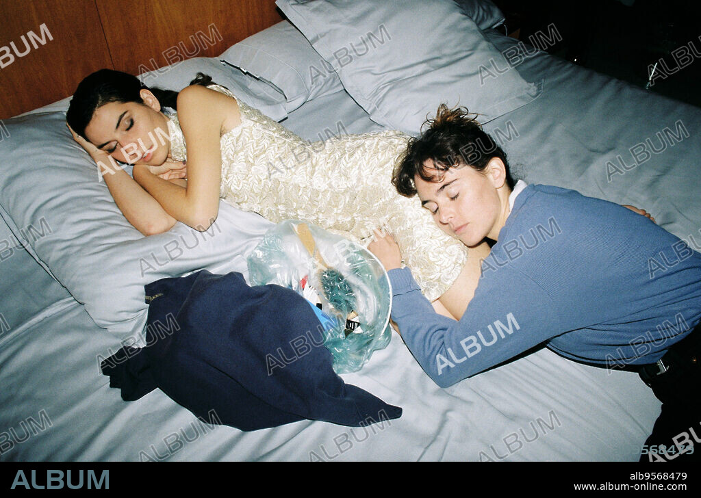 JOANA VILAPUIG and MIREIA VILAPUIG in SELFTAPE, 2023, directed by BARBARA FARRE. Copyright Filmin / Filmax.