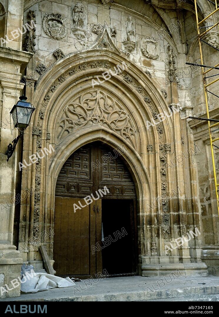 PORTADA MERIDIONAL DE LA IGLESIA DE SANTA MARIA MAGDALENA LLAMADA DE LA RESURRECCION O DE LA PASCUA - SIGLO XVI.