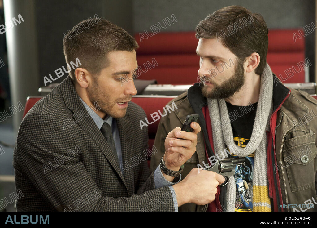 JAKE GYLLENHAAL en CODIGO FUENTE, 2011 (SOURCE CODE), dirigida por DUNCAN JONES. Copyright MARK GORDON COMPANY.