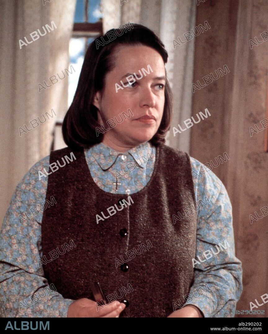 KATHY BATES dans MISERY, 1990, réalisé par ROB REINER. Copyright CASTLE ROCK ENTERTAINMENT.