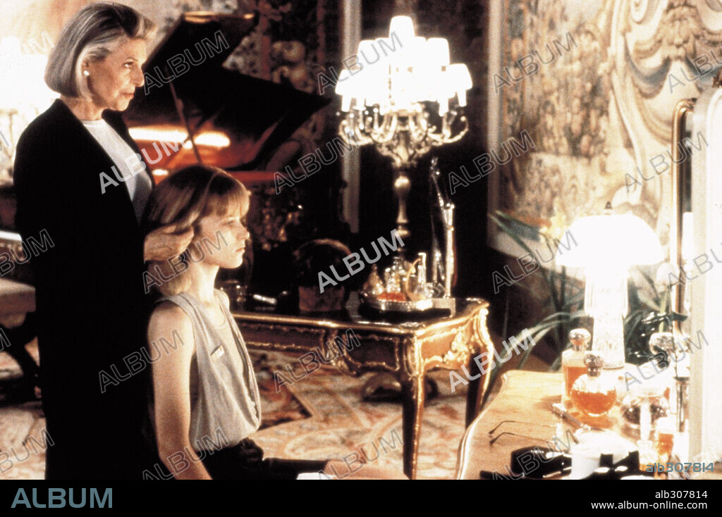 ANNE BANCROFT y BRIDGET FONDA en LA ASESINA, 1993 (POINT OF NO RETURN), dirigida por JOHN BADHAM. Copyright WARNER BROTHERS.
