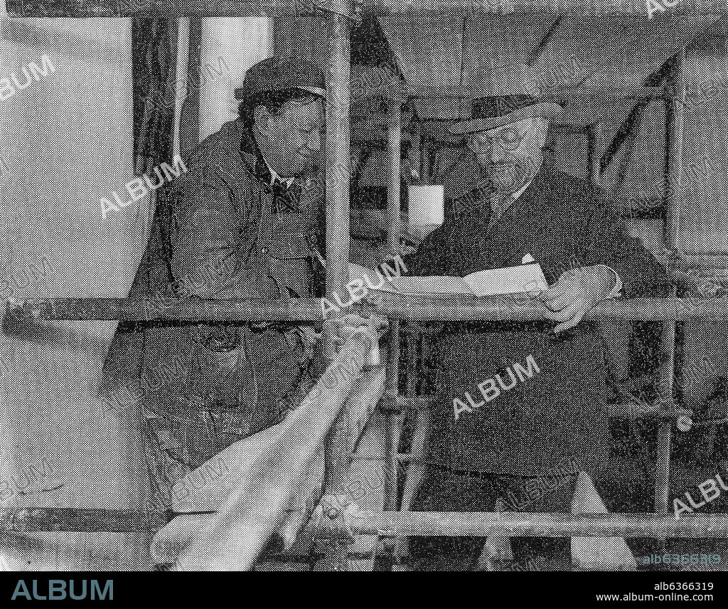 LOS DOS GRANDES MURALISTAS JOSE MARIA SERT Y DIEGO RIVERA EN EL ROCKEFELLER CENTER DE NUEVA YORK - ABRIL DE 1933.