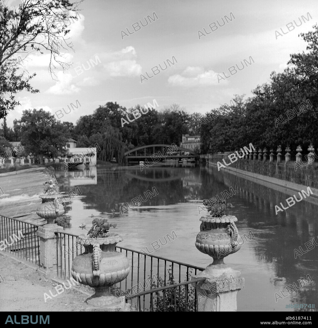 PRESA DEL PALACIO REAL DE ARANJUEZ - FOTOGRAFIA EN BLANCO Y NEGRO - AÑOS 60.