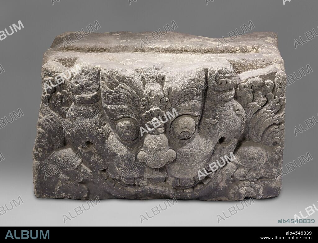 Lintel Lintel with a Kala Face, Kalakop, threshold of a niche of one of the shrines of the Lara Jonggrang group., anonymous, Candi Lara Jonggrang, c. 850, andesite, h 45 cm × w 79 cm × d 62 cm.