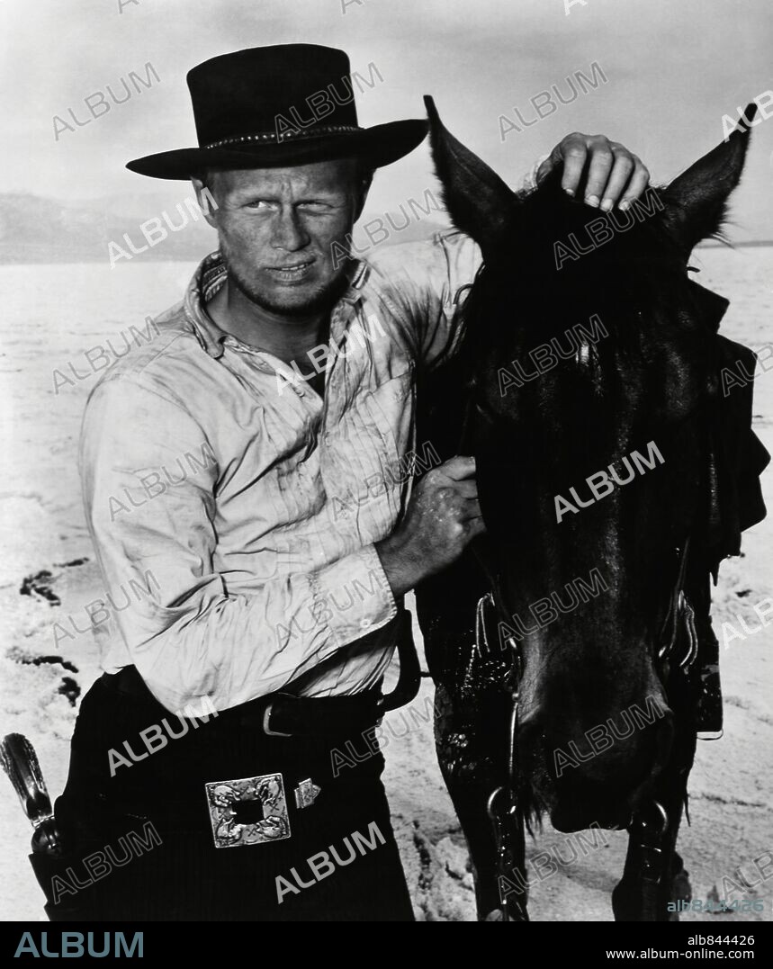 RICHARD WIDMARK en CIELO AMARILLO, 1948 (YELLOW SKY), dirigida por WILLIAM A. WELLMAN. Copyright 20TH CENTURY FOX.