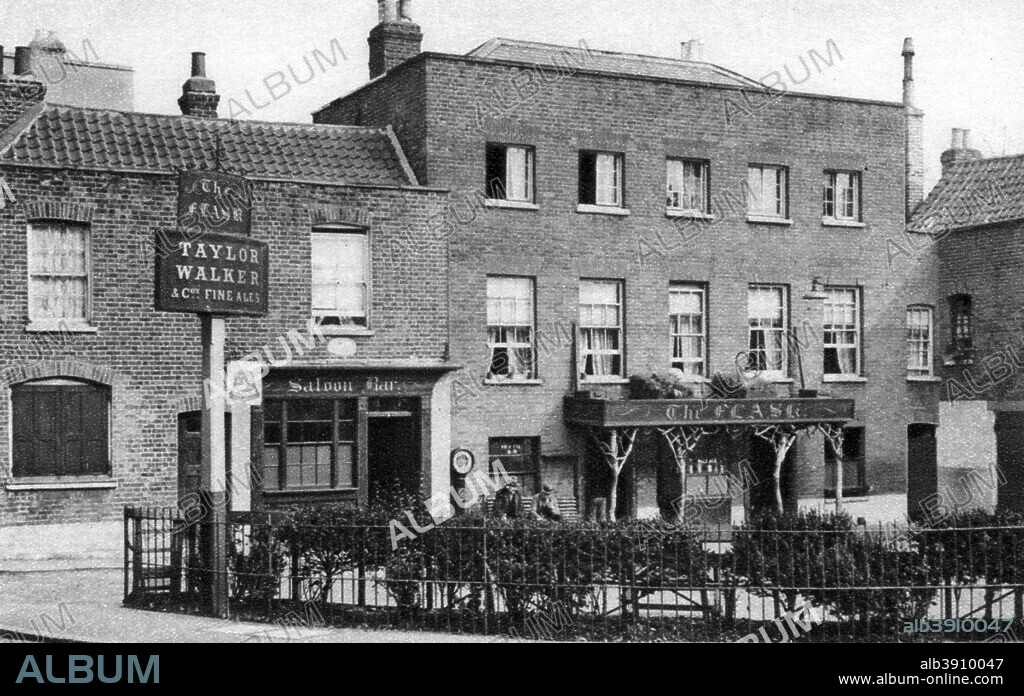 'The Flask' ale house, Highgate Village, London, 1926-1927. From Wonderful London, volume II, edited by Arthur St John Adcock, published by Amalgamated Press (London, 1926-1927).