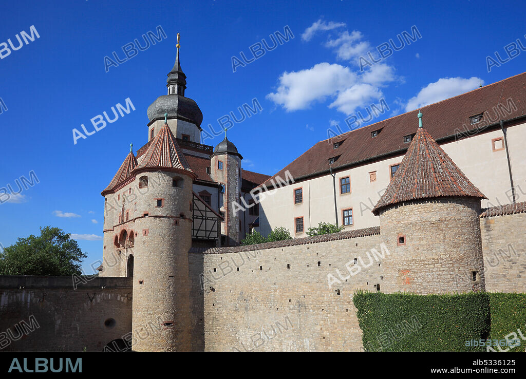Gate Scherenbergtor and tower Kiliansturm, fortress Marienberg, Würzburg, Wuerzburg, Lower Franconia , Bavaria, Germany.
