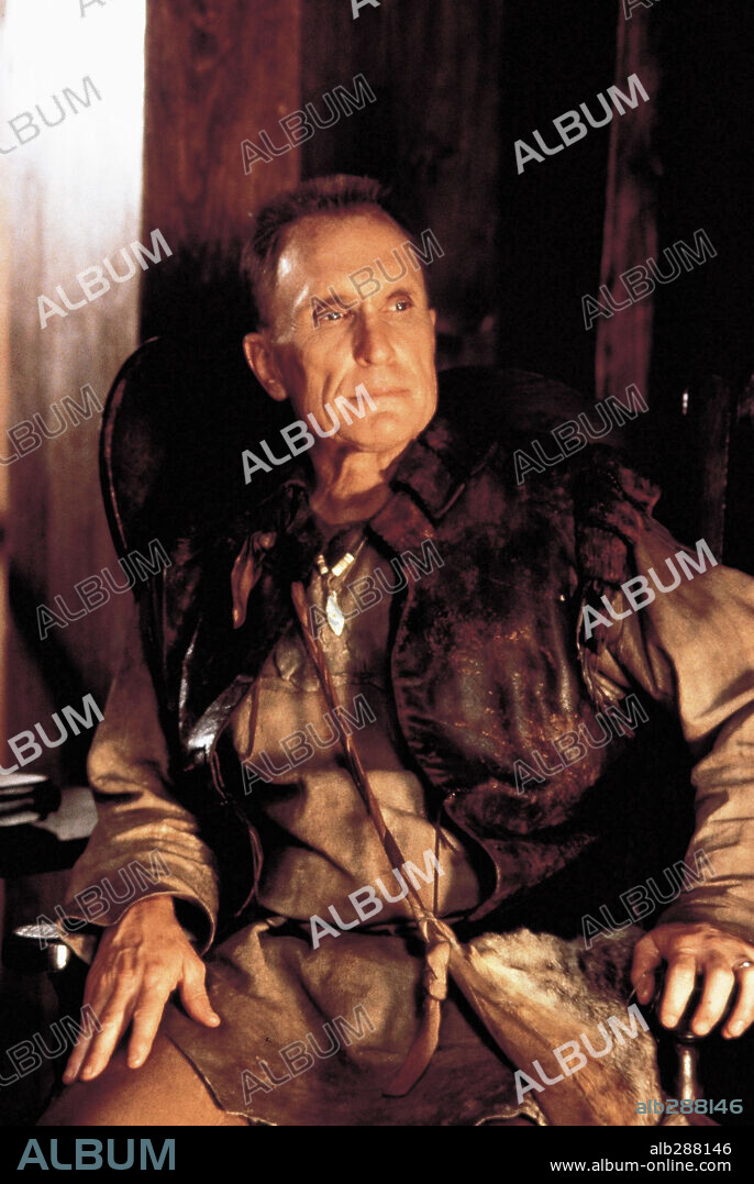 ROBERT DUVALL en LA LETRA ESCARLATA, 1995 (THE SCARLET LETTER), dirigida por ROLAND JOFFE. Copyright CINERGI PICTURES.