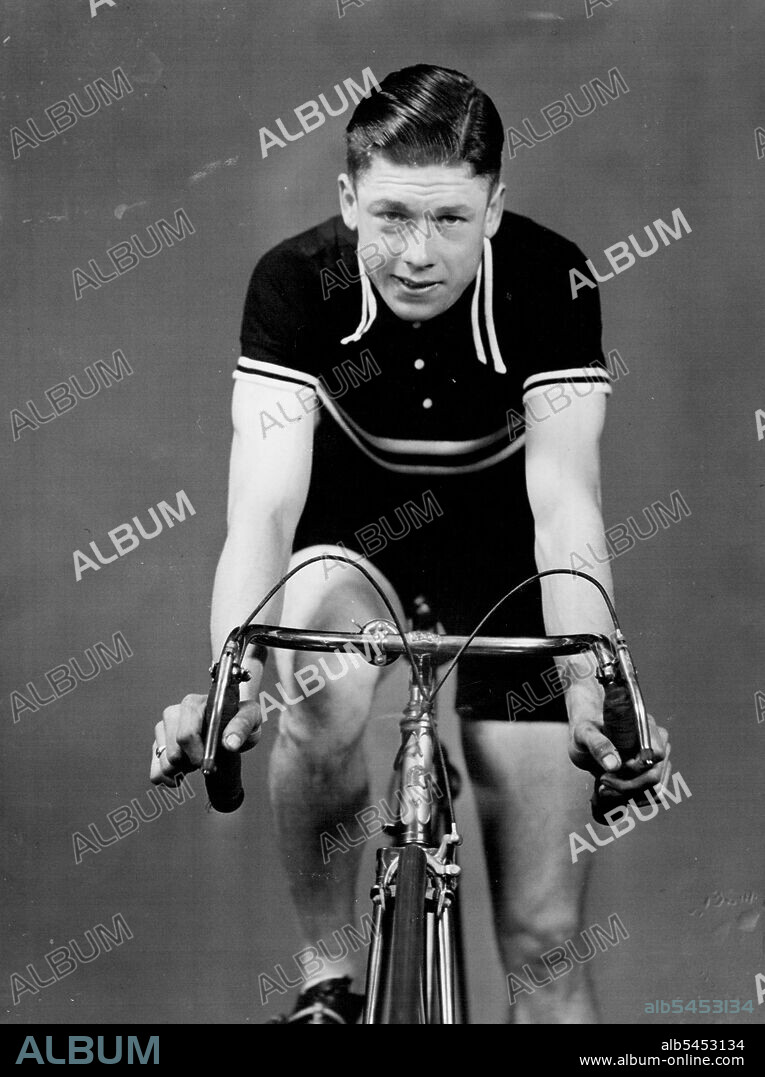 Alf. Strom, the strong Marrickville rider, who should do well in the State road championships. He will ride in the third heat tomorrow. August 01, 1938.