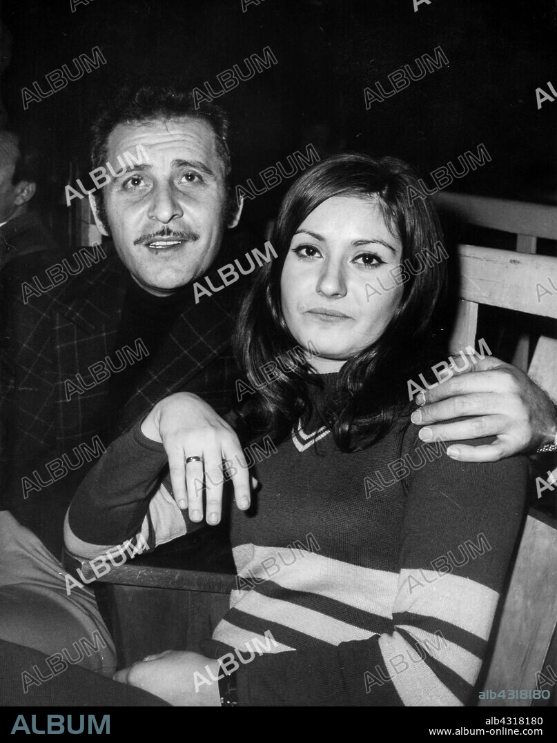 Mario Adorf. Monique Faye.