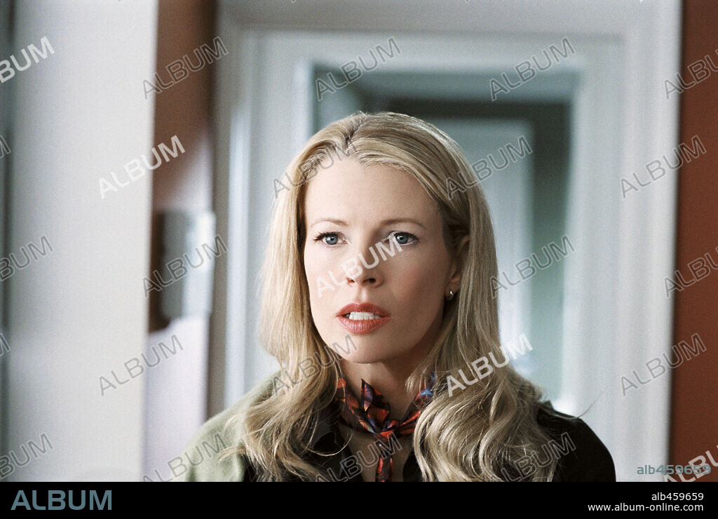 KIM BASINGER in CELLULAR, 2004, directed by DAVID RICHARD ELLIS. Copyright NEW LINE CINEMA / FOREMAN, RICHARD.