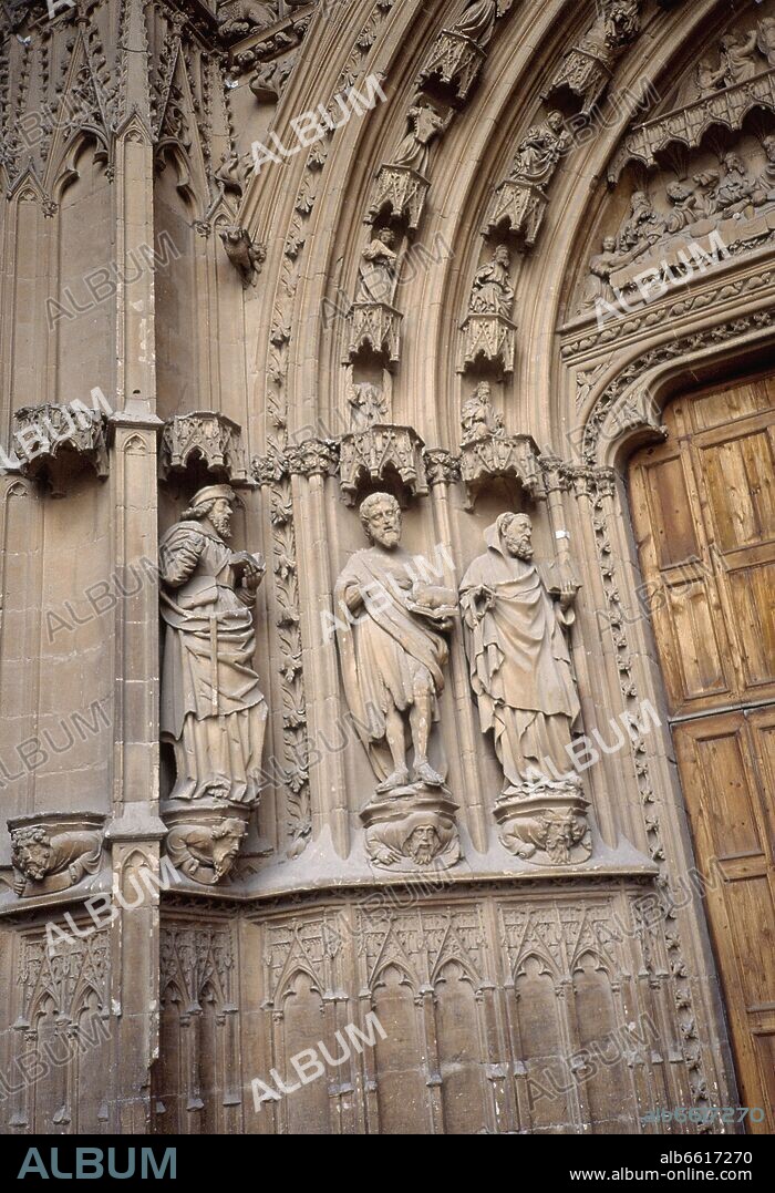 GUILLEM SAGRERA (1380-1456). DETALLE DE LAS ESCULTURAS DE LA PUERTA DEL MIRADOR O DEL MAR - SIGLO XV - FOTO AÑOS 00.