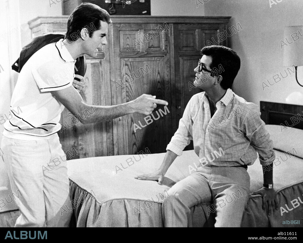DUO DINAMICO, MANUEL DE LA CALVA y RAMON ARCUSA en UNA CHICA PARA DOS, 1968.