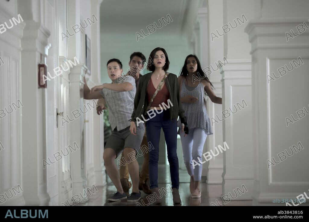 LUCY HALE and TYLER POSEY in TRUTH OR DARE, 2018, directed by JEFF WADLOW. Copyright BLUMHOUSE PRODUCTIONS.