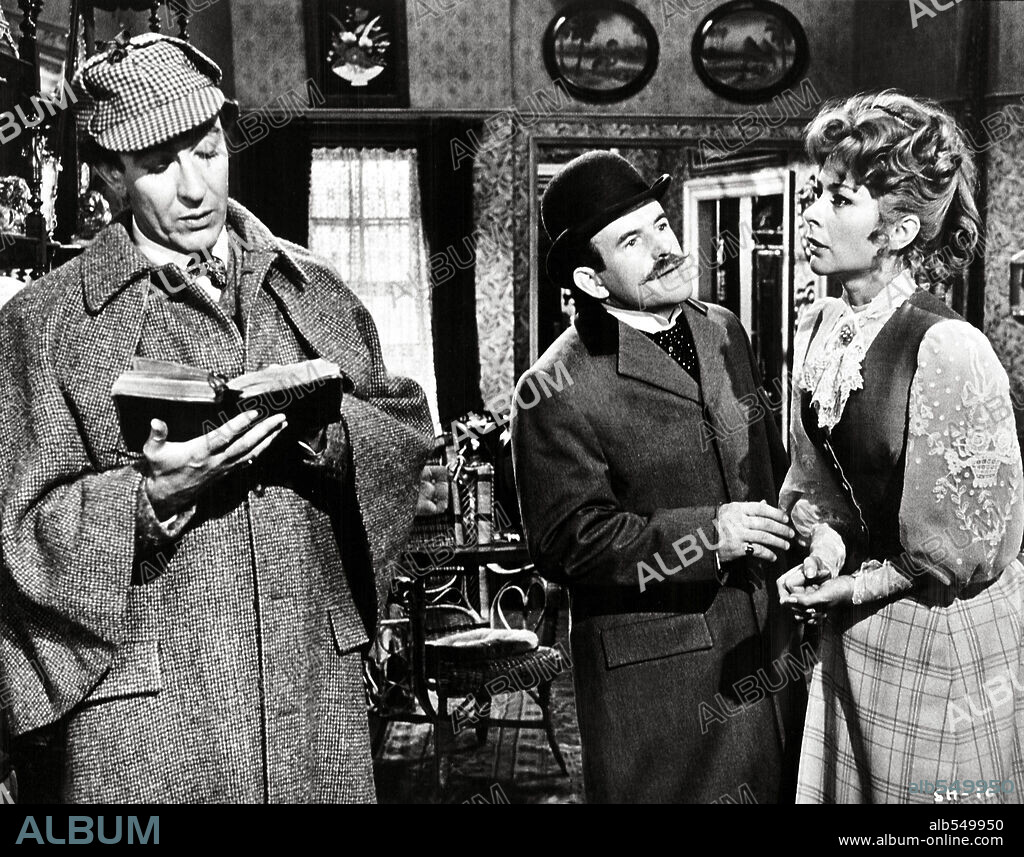 COLIN BLAKELY and ROBERT STEPHENS in THE PRIVATE LIFE OF SHERLOCK HOLMES, 1970, directed by BILLY WILDER. Copyright UNITED ARTISTS.