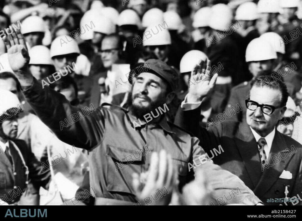 Fidel castro of cuba with president salvador allende upon his arrival at pudahuel airport in santiago on november 10, 1971.