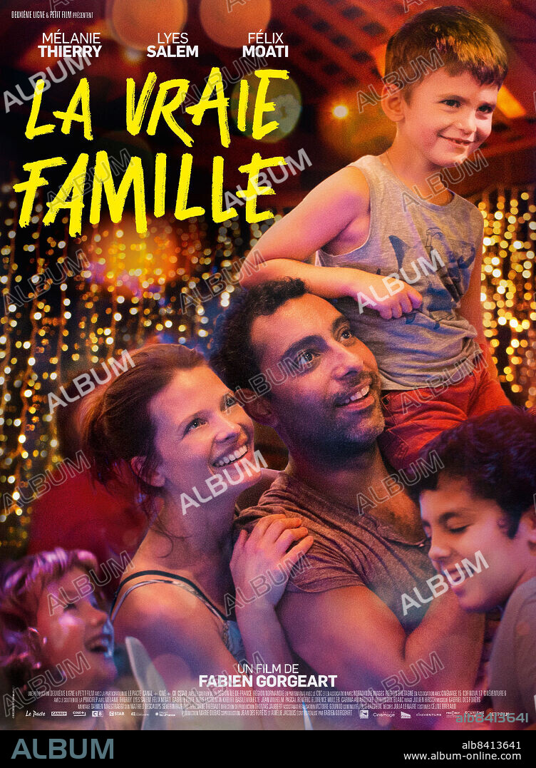 Poster de UNA FAMILIA VERDADERA, 2021 (LA VRAIE FAMILLE), dirigida por FABIEN GORGEART. Copyright Deuxieme Ligne Films / Petit Film.