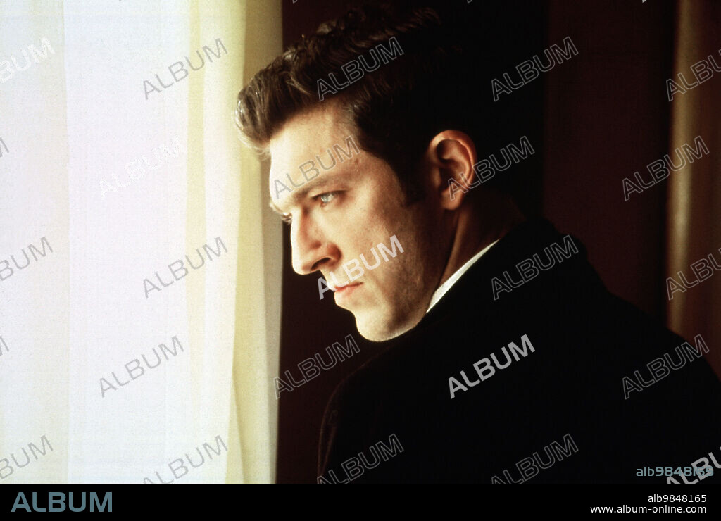 VINCENT CASSEL in THE APARTMENT, 1996 (L' APPARTEMENT), directed by GILLES MIMOUNI. Copyright MATE PRODUCTION.