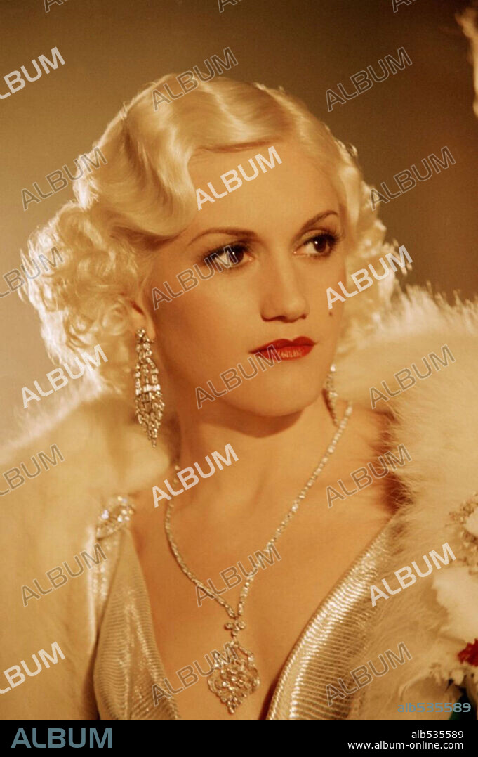GWEN STEFANI in THE AVIATOR, 2004, directed by MARTIN SCORSESE. Copyright MIRAMAX FILMS.