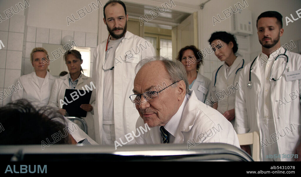 KLAUS MARIA BRANDAUER in FINAL REPORT, 2020 (ZÁRÓJELENTÉS), directed by ISTVAN SZABO. Copyright FILM STREET/FILMKONTROLL.