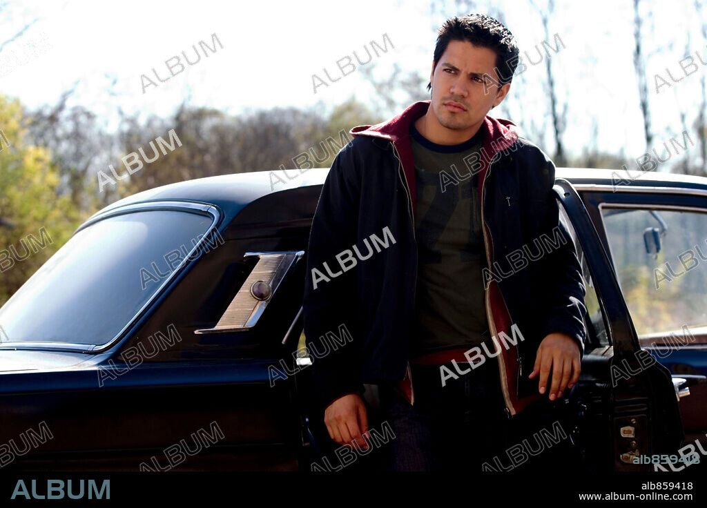 JAY HERNANDEZ in HOSTEL, 2005, directed by ELI ROTH. Copyright LIONS GATE FILMS.