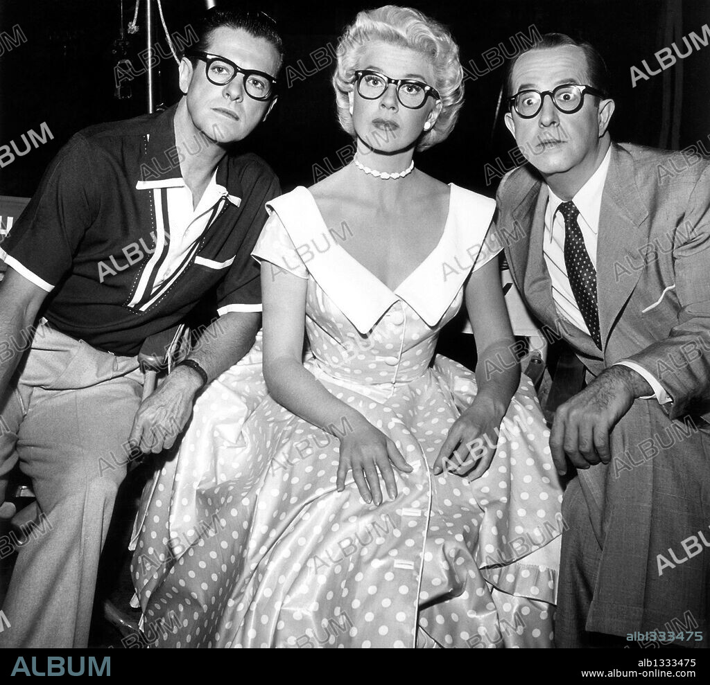 DORIS DAY, PHIL SILVERS and ROBERT CUMMINGS in LUCKY ME, 1954, directed by JACK DONOHUE. Copyright WARNER BROTHERS.
