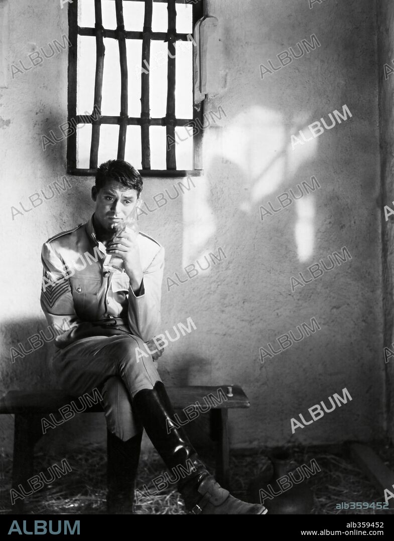 CARY GRANT in GUNGA DIN, 1939, directed by GEORGE STEVENS. Copyright RKO.