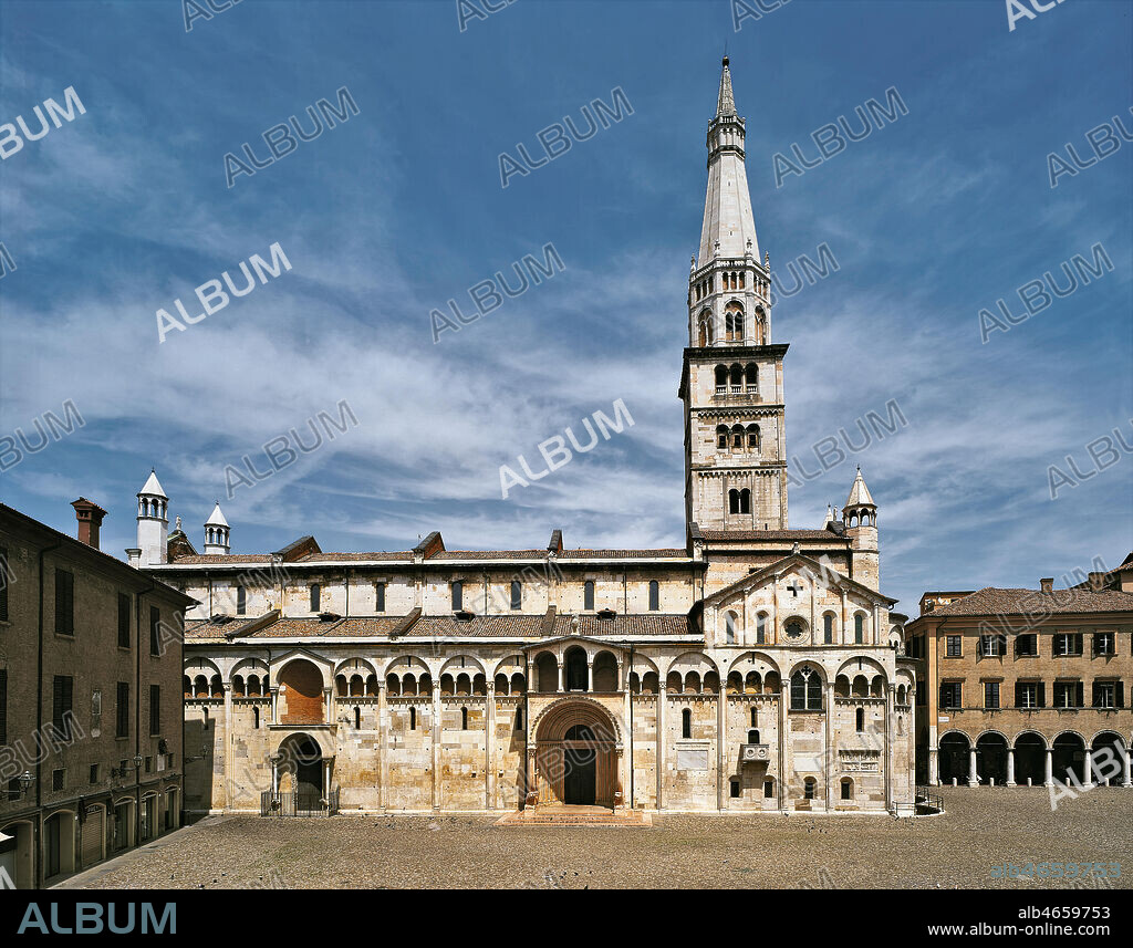 Modena: the Southern side of the Cathedral (Duomo) with the Porta dei Principi (the Prince Door) and the Porta Regia (the Royal Door).