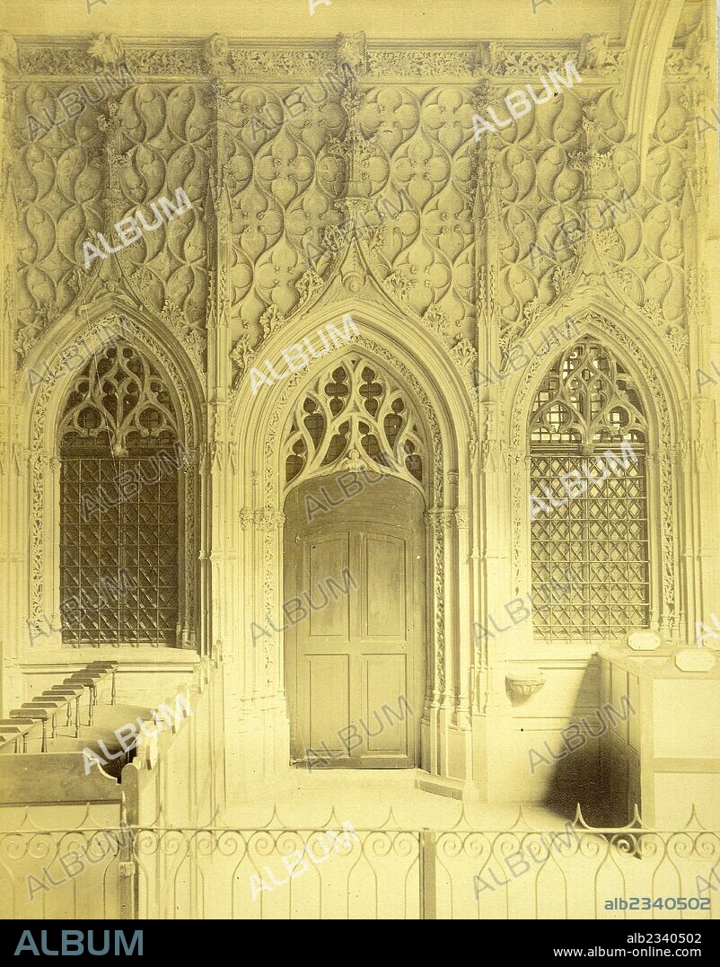 JOSEP PUIG I CADAFALCH. Barcelona, Diputación, Puerta de San Jorge.