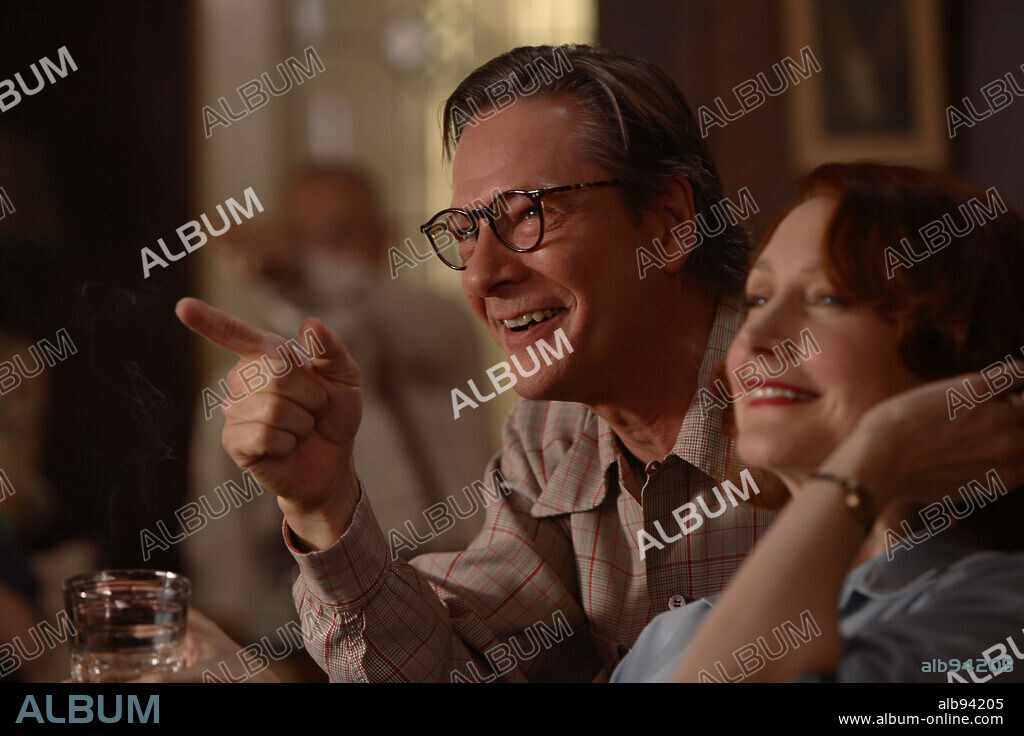 CHRIS COOPER and PATRICIA CLARKSON in MARRIED LIFE, 2007, directed by IRA SACHS. Copyright SIDNEY KIMMEL ENTERTAINMENT/ANONYMOUS CONTENT/FIRM FILMS.