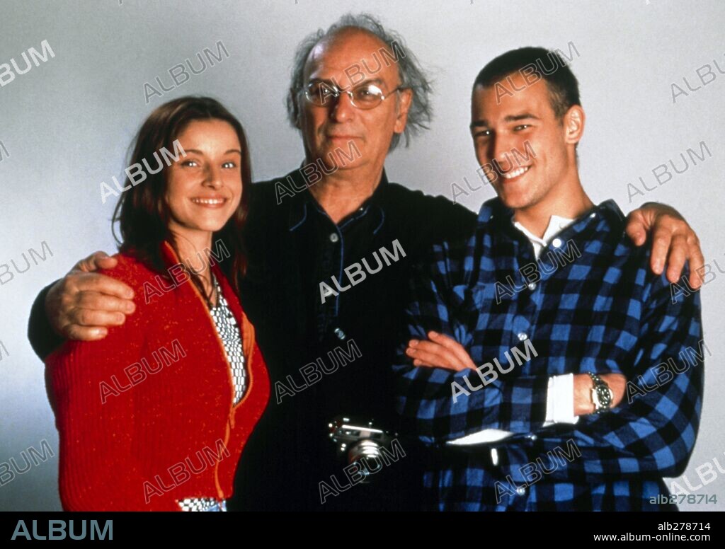 CARLOS FUENTES, CARLOS SAURA and INGRID RUBIO in TAXI, 1996, directed by CARLOS SAURA. Copyright P.C. FILMART.