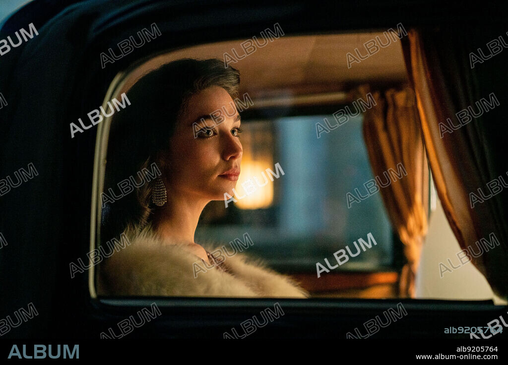 MATILDA DE ANGELIS in ROBBING MUSSOLINI, 2022 (RAPINIAMO IL DUCE), directed by RENATO DE MARIA. Copyright BiBi FILM.