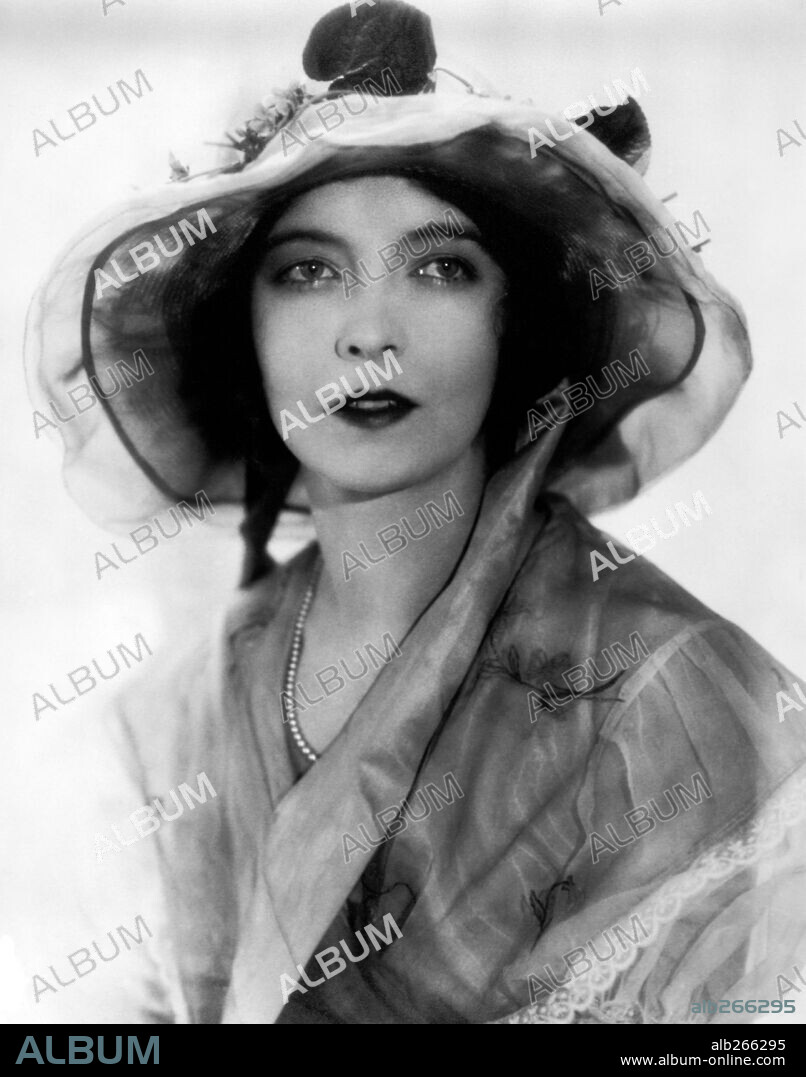 LILLIAN GISH in THE ENEMY, 1927, directed by FRED NIBLO. Copyright METRO GOLDWYN MAYER.