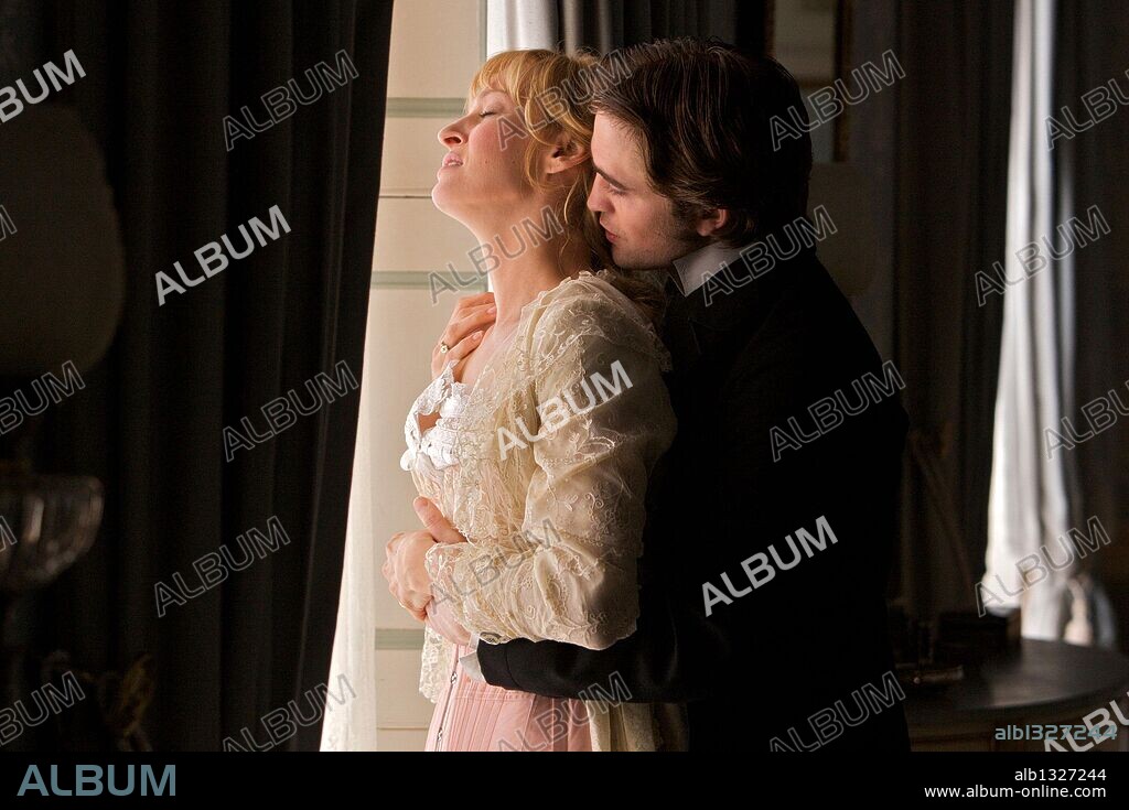 ROBERT PATTINSON and UMA THURMAN in BEL AMI, 2011, directed by DECLAN DONNELLAN and NICK ORMEROD. Copyright REDWAVE FILMS.