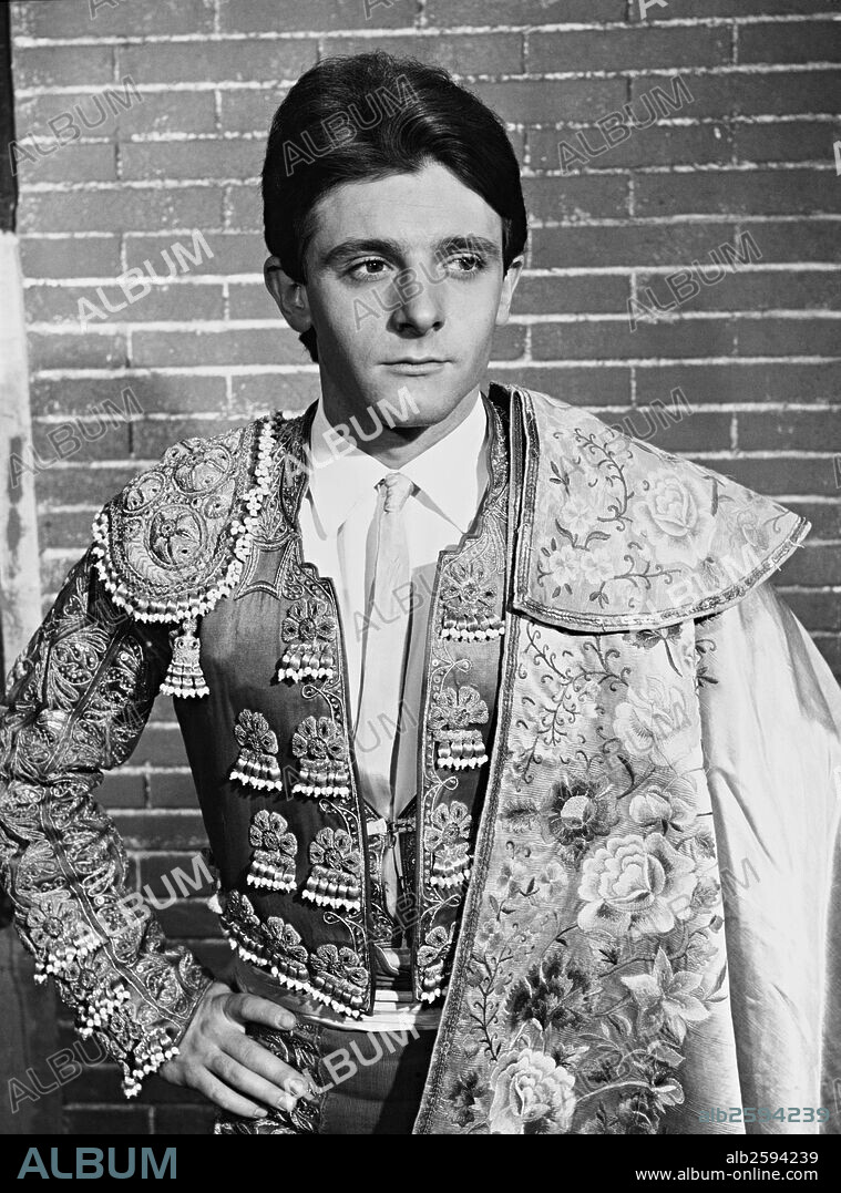 EMILIO GUTIERREZ CABA en QUE HACEMOS CON LOS HIJOS?, 1967, dirigida por PEDRO LAZAGA. Copyright PEDRO MASO P.C.
