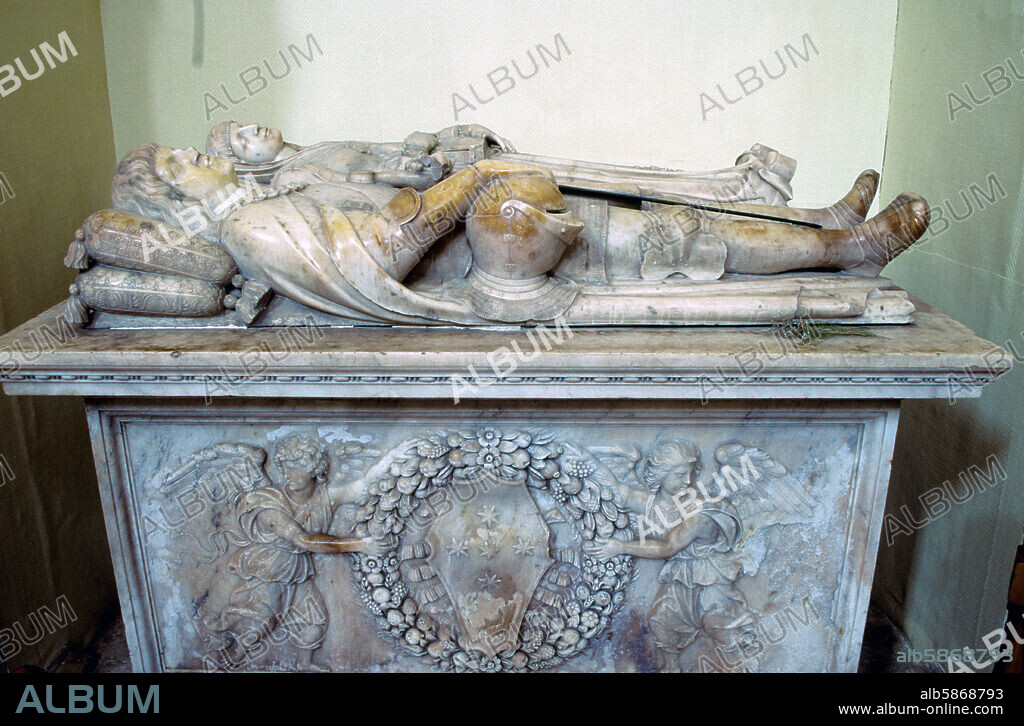 Coca, Iglesia de Santa María La Mayor; Sepulcro de la Familia Fonseca arte funerario renacentista.