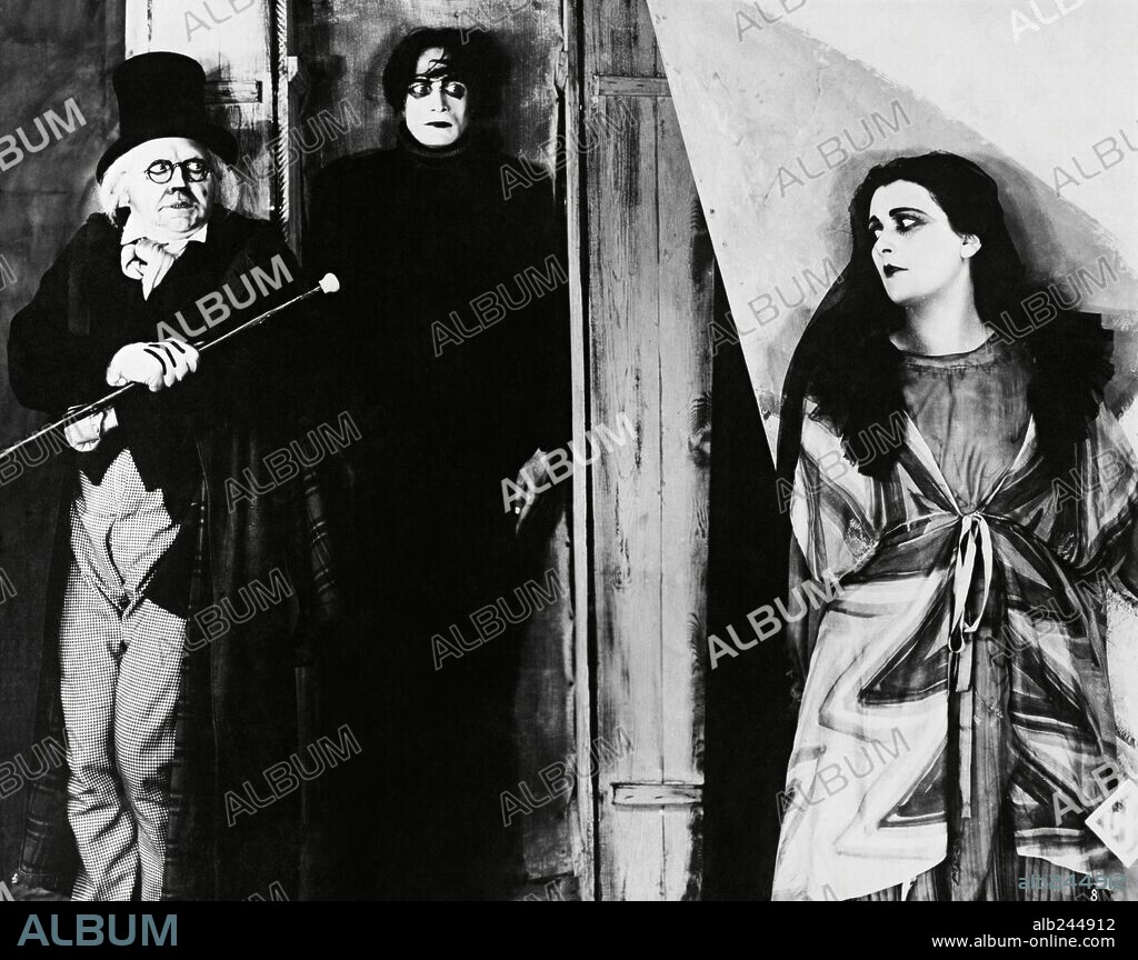 CONRAD VEIDT, LIL DAGOVER y WERNER KRAUSS en EL GABINETE DEL DR. CALIGARI, 1920 (DAS CABINET DES DR. CALIGARI), dirigida por ROBERT WIENE. Copyright DECLA-BIOSKOP.