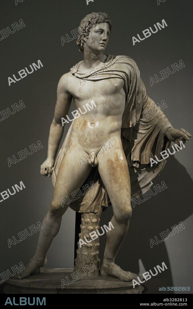 Escultura del guerrero Protesilao, príncipe de Tesalia. Copia romana del siglo II d. C. de un original griego del siglo IV a. C. Museo Arquelógico Nacional. Nápoles. Italia.