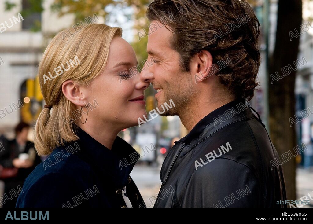 ABBIE CORNISH and BRADLEY COOPER in LIMITLESS, 2011, directed by NEIL BURGER. Copyright UNIVERSAL STUDIOS.