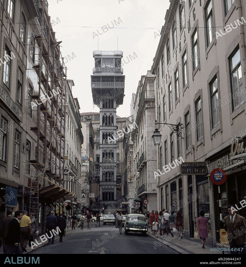 MESNIER RAUL. ELEVADOR DE SANTA JUSTA CONSTRUIDO EN 1902 TAMBIEN LLAMADO ELEVADOR DO CARMO QUE UNE LOS BARRIOS DE LA BAIXA POMBALINA Y EL CHIADO - FOTO AÑOS 60.