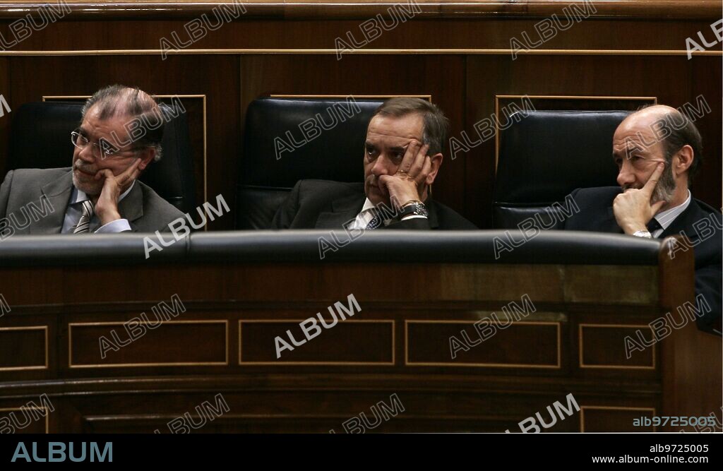 Madrid 3-7-07    debate del estado de la Nacion en el congreso de los Diputados, en la imagen los Ministros de Justicia, defensa e Interior; Mariano Fernandez Bermejo  ,Jose Antonio Alonso, Perez Rubalcaba respectivamente Foto: Daniel G. Lopez      ....Archdc.