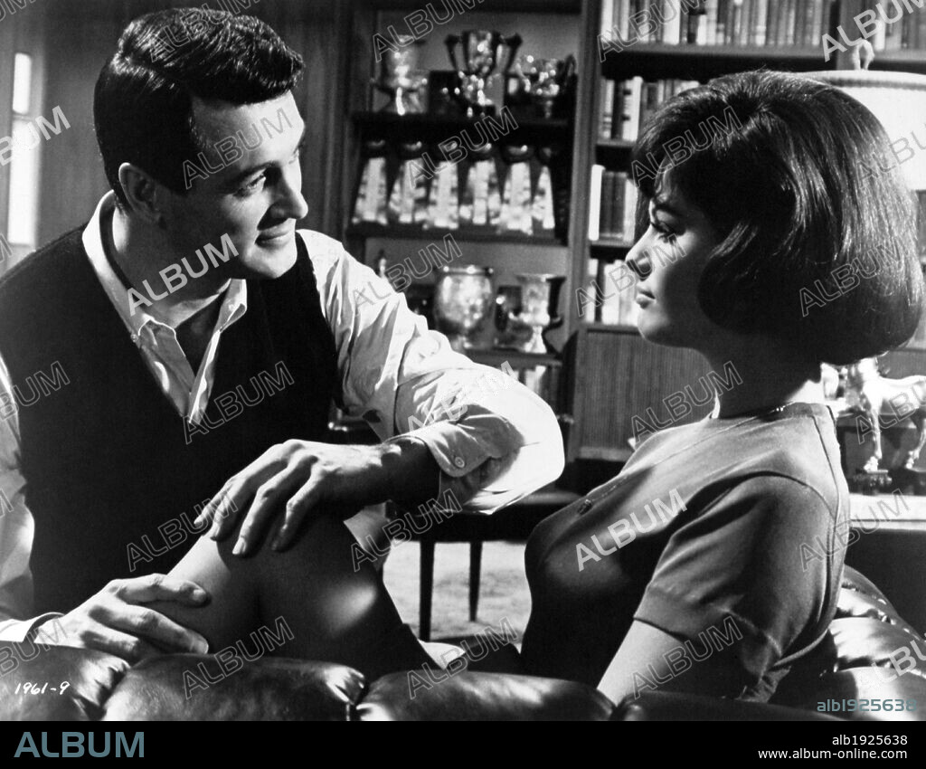 CLAUDIA CARDINALE and ROCK HUDSON in BLINDFOLD, 1965, directed by PHILIP DUNNE. Copyright UNIVERSAL PICTURES.