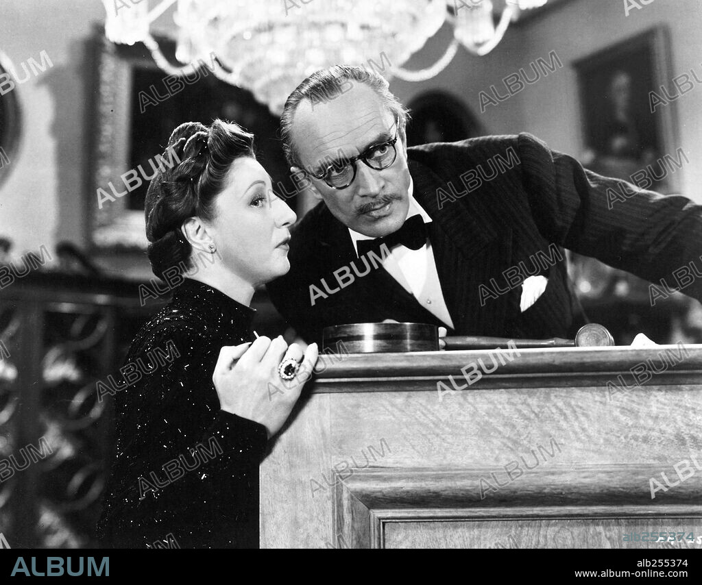CONRAD VEIDT y JUDITH ANDERSON en A TRAVÉS DE LA NOCHE, 1942 (ALL THROUGH THE NIGHT), dirigida por VINCENT SHERMAN. Copyright WARNER BROS/FIRST NATIONAL.
