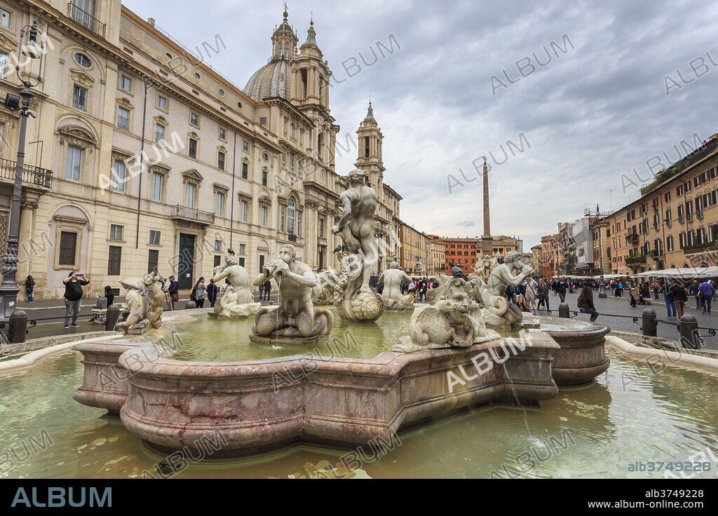 Fontana del Moro fountain and Piazza Navona, Historic Centre, Rome, UNESCO World Heritage Site, Lazio, Italy, Europe.