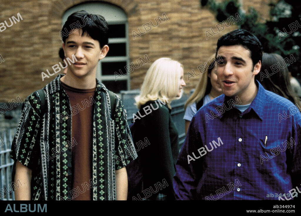 DAVID KRUMHOLTZ y JOSEPH GORDON-LEVITT en 10 RAZONES PARA ODIARTE, 1999 (10 THINGS I HATE ABOUT YOU), dirigida por GIL JUNGER. Copyright TOUCHSTONE PICTURES / CARTWRIGHT, R.