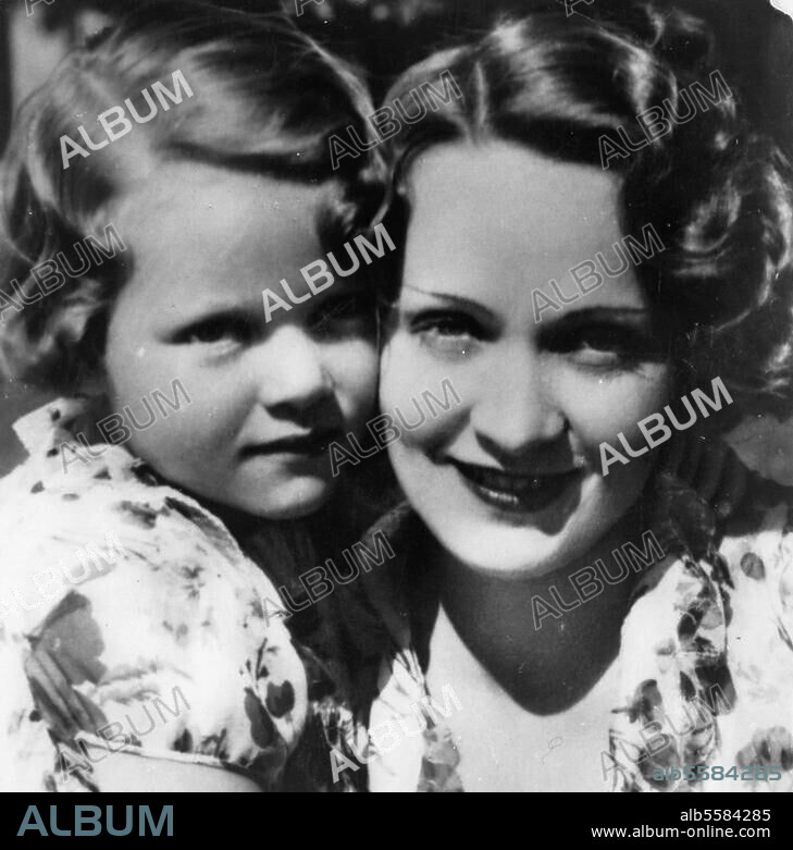 Dietrich, Marlène ; actrice de cinéma et chanteuse allemande ; 1901-1992. Marlène Dietrich et sa fille Maria, dite Heidede. Photo, 1932.